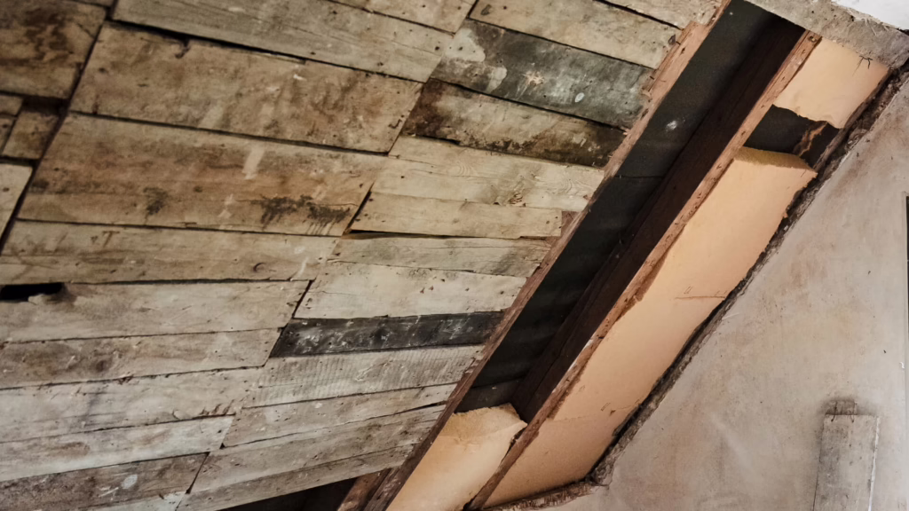 Aufnahme des Daches von innen.