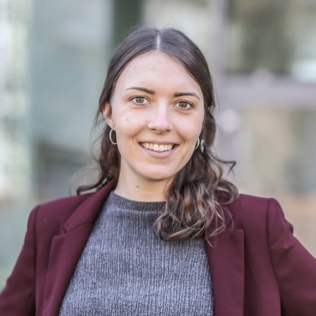 Porträt von Mitarbeiterin Maja Joworski.